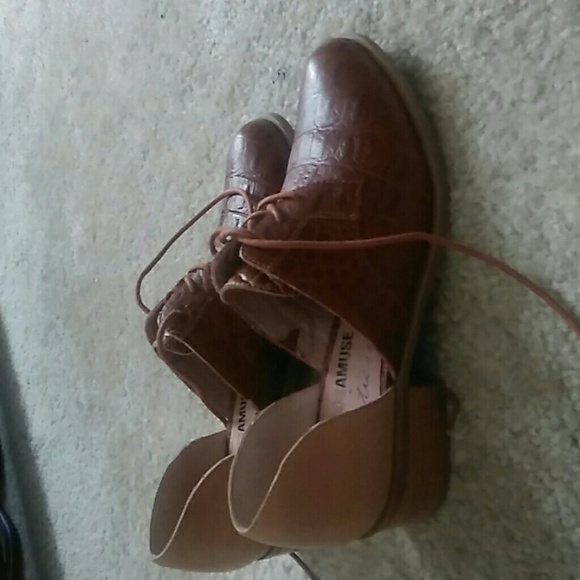 Shoes - Picture 2 of 2